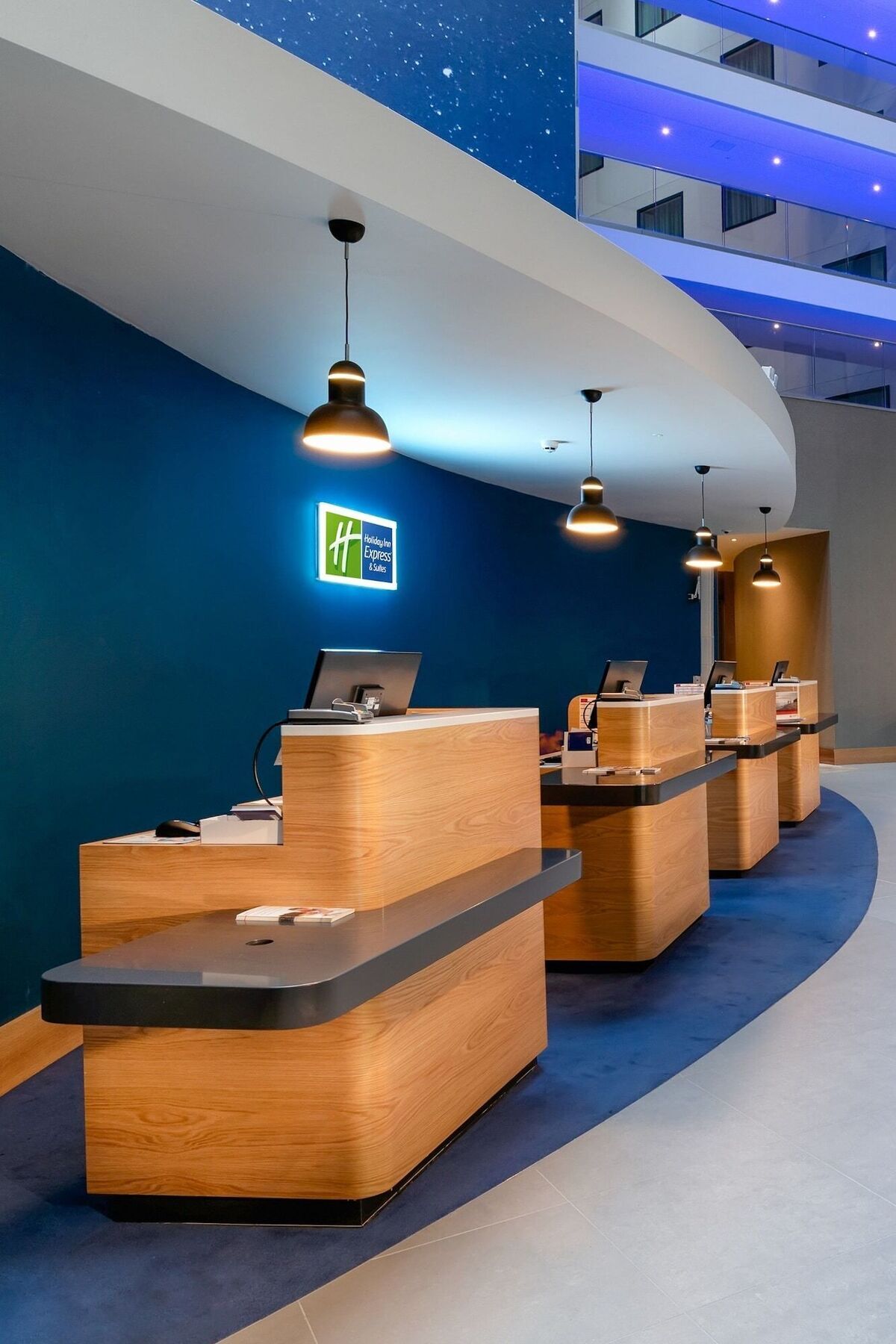 KHÁCH SẠN HOLIDAY INN EXPRESS LONDON HEATHROW T4 HOUNSLOW 4* (Vương Quốc  Anh) - từ VND 1860465 | HOTELMIX